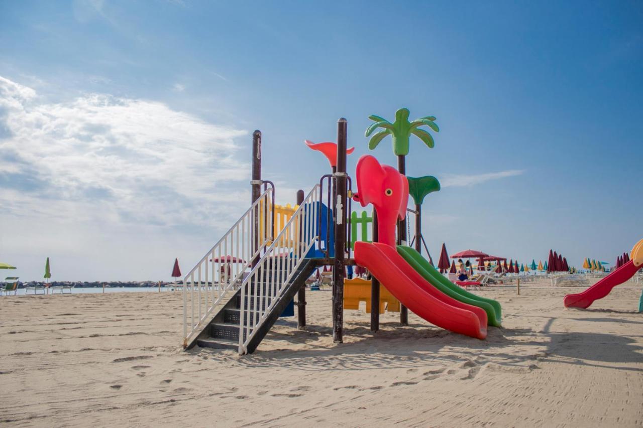 Hotel Apollonia Lido Di Savio Esterno foto